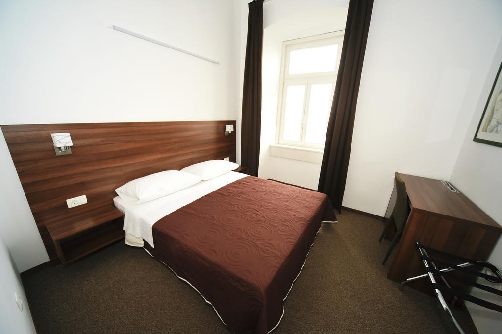 Riva Rooms Rijeka Oda fotoğraf